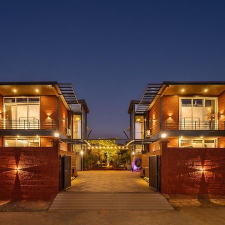 Saffronstays Calvin - 3 Bedroom Pool Villa In Lonavala Luaran gambar