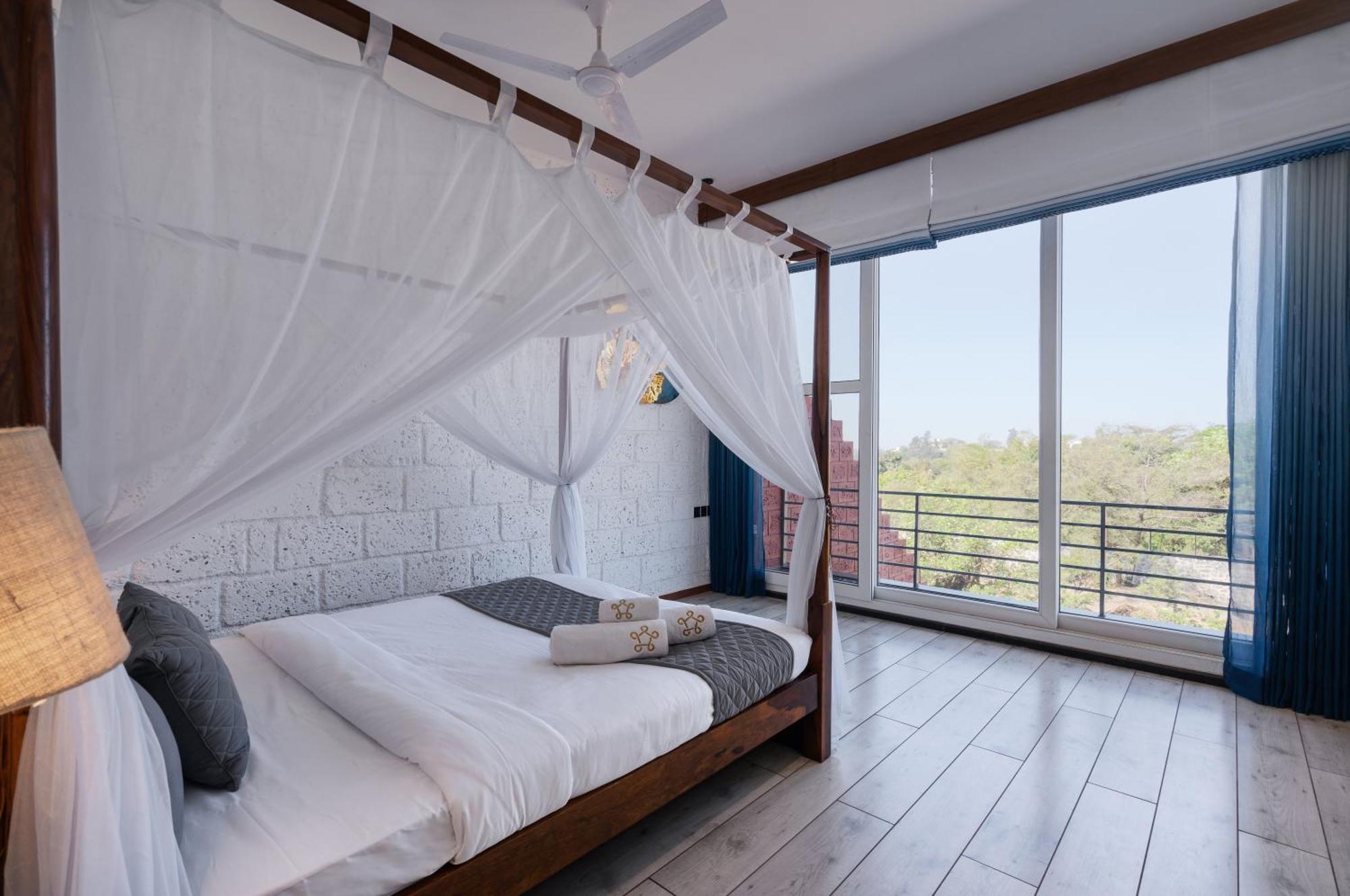 Saffronstays Calvin - 3 Bedroom Pool Villa In Lonavala Luaran gambar