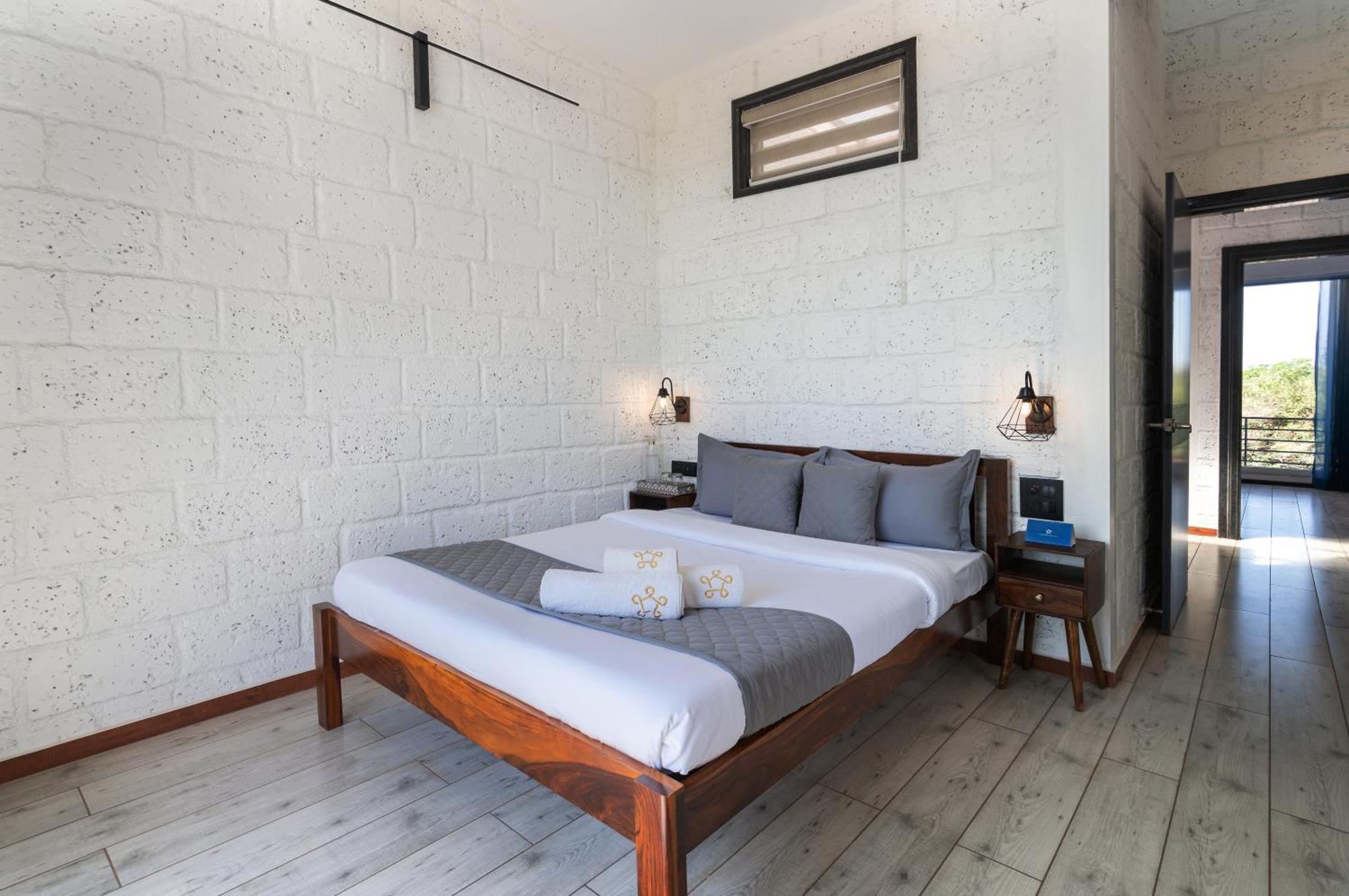 Saffronstays Calvin - 3 Bedroom Pool Villa In Lonavala Luaran gambar